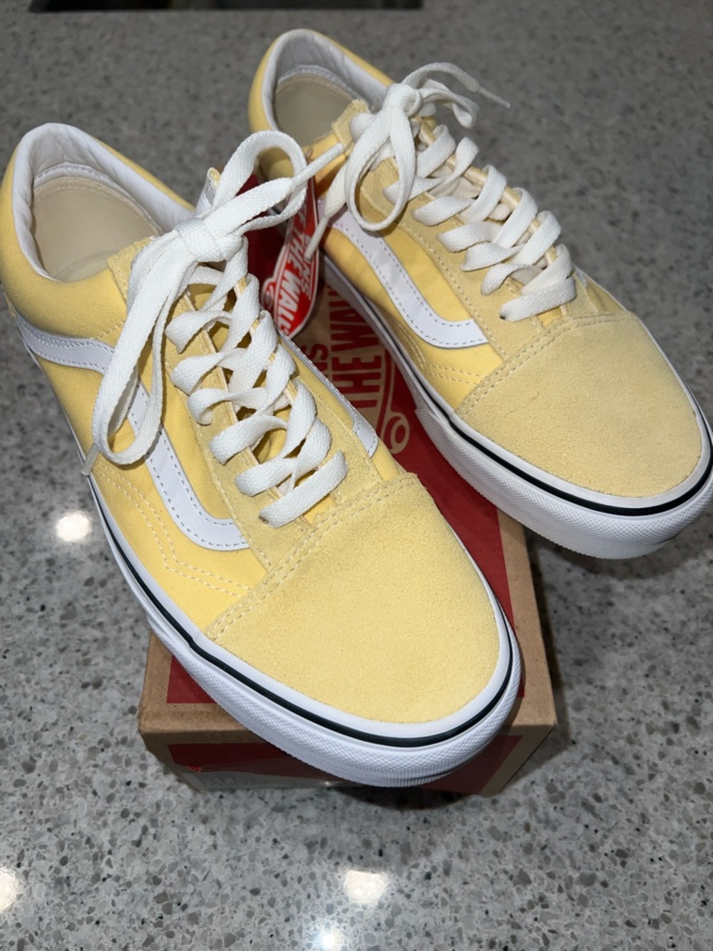 Vans old school lace up sneakers - Picture 2 of 3